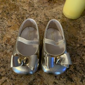 Baby girl gold flats